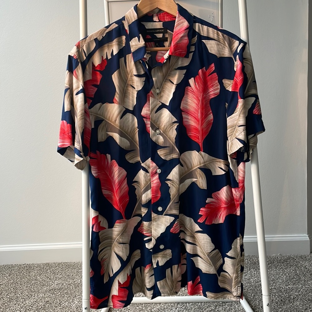 Banana republic Cuban shirt. Size medium